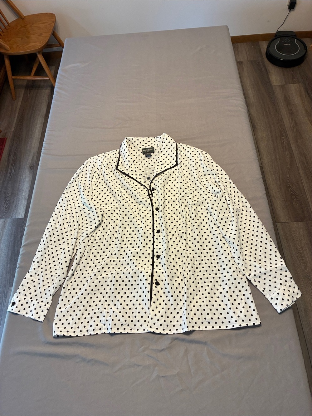 Notations White Button-Front Blouse with Black Polka Dots and Piping